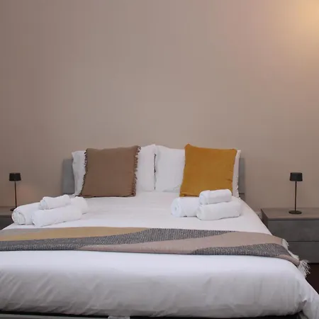John's 3* Villa D'agri