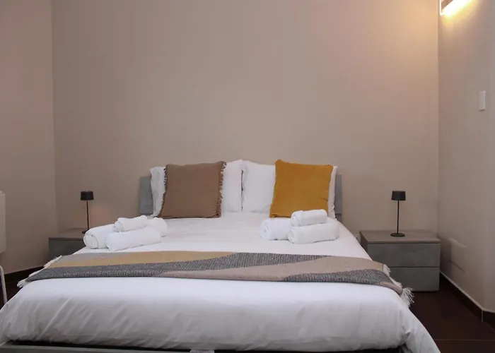 John's 3* Villa D'agri